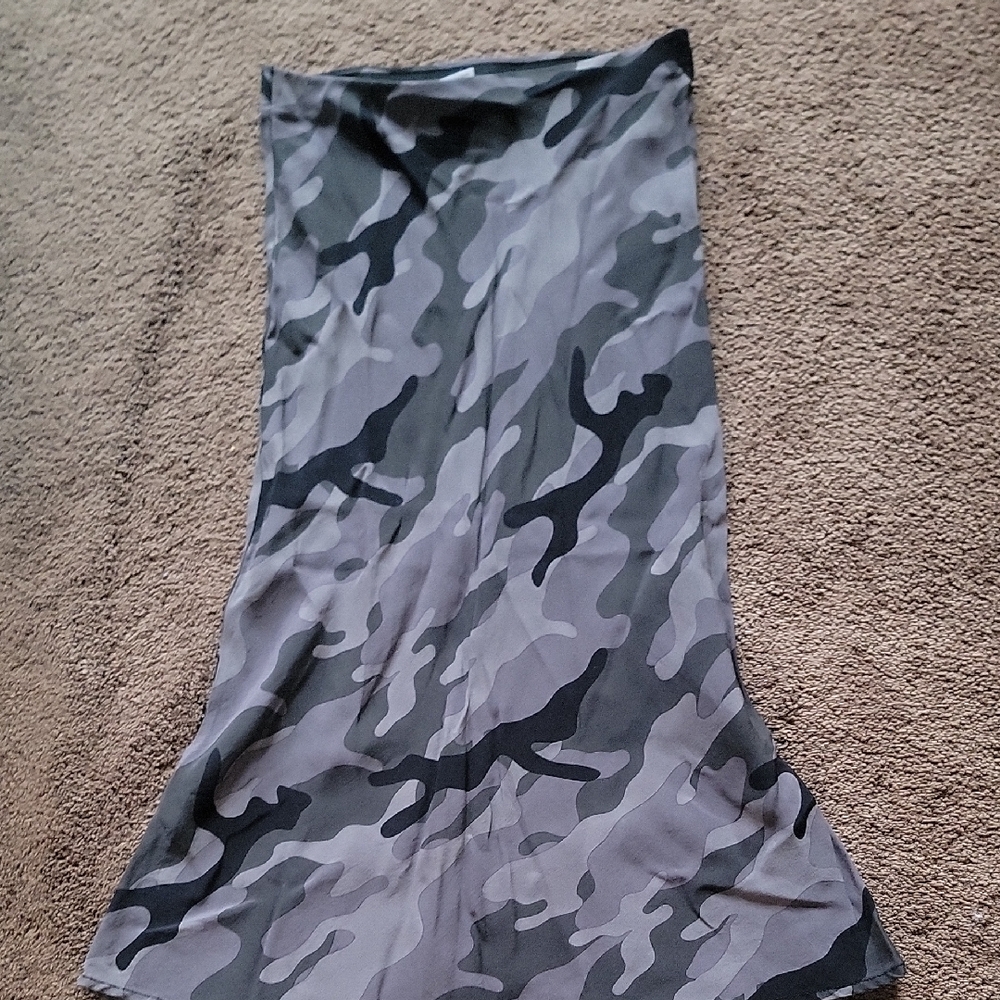 Time and Tru Gray Black Maxi Camo Skirt